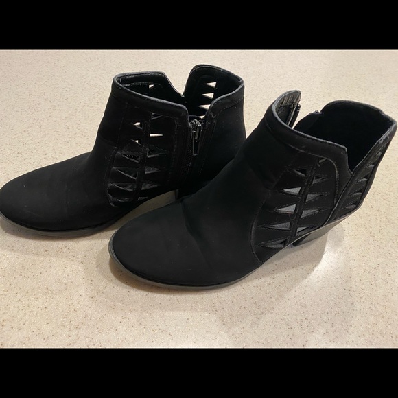 Black boots kids size 4 - Picture 2 of 3